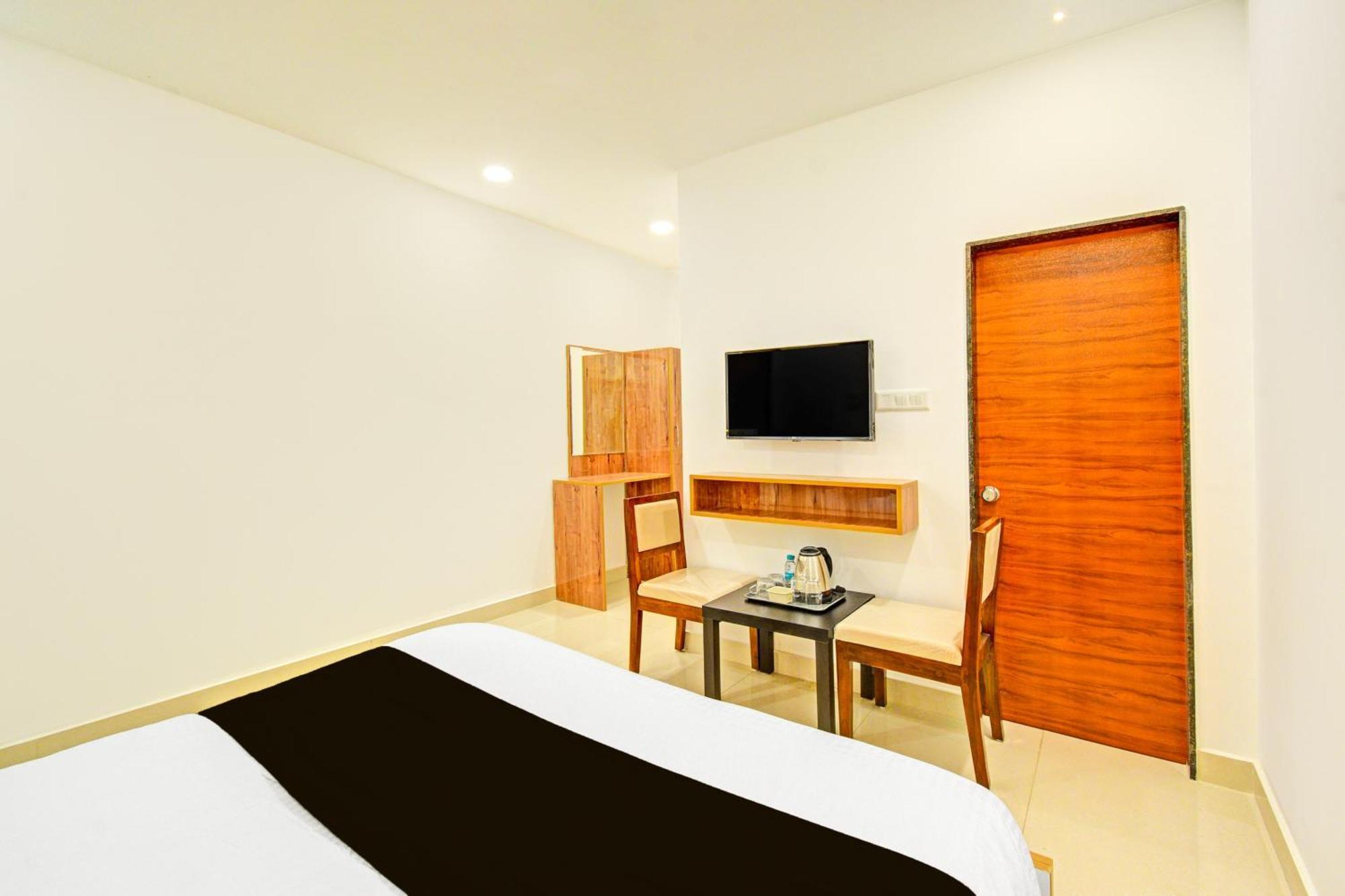 Super Townhouse Oak Suchitra Kompally Road Formerly Sun Moon Hotels Trimulgherry Exterior photo